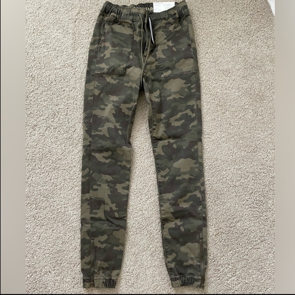 NWT American Eagle Camo Jegging Joggers Size 0 - Picture 2 of 4